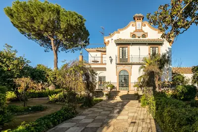 Image de Manor house in the middle of Hacienda de Olivar