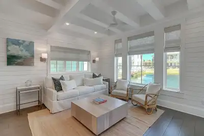 Image de Lakeside Beach Cottage@Cinnamon Shore South w/ Access to Great Amenities!