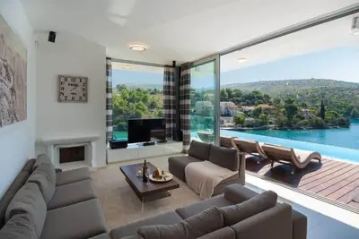 Image de Exquisite Modern Villa in the Quiet Bay of Bobovisca