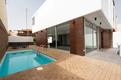Image de Modern 2br House - Private Pool - Parking