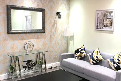 Image de Luxurious, spacious, 4 bedroom house, free parking