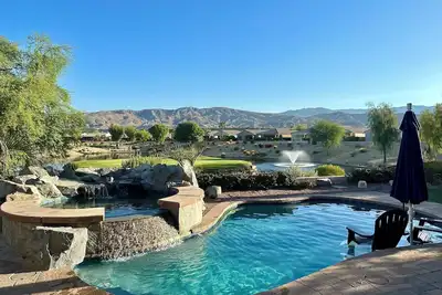 Summer rates! Beautiful Private Pool with an Island View