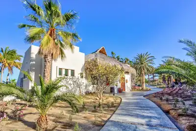 Image de Abuelo: Premium Oceanfront 2-bed, 2-bath villa with private
