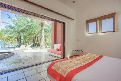 Marcela Lw: Oceanview 2-bedr with private pool and jacuzzi