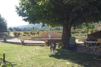 Image de Homerez - Appartement spacieux à Maubec avec piscine partagée