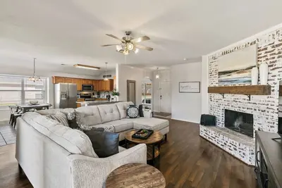 Image de Tch - Cozy 3bd/2ba home in Murphy with Office Area