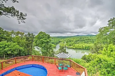 Cozy glam Branson area private pool/ hot tub