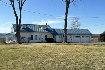 Image de Newly Renovated Farmhouse Finger Lakes