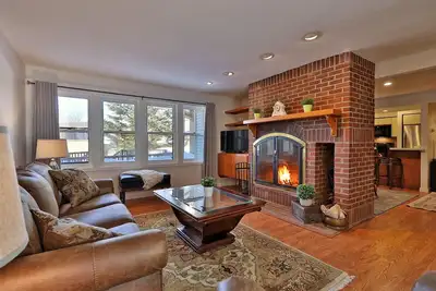 Image de Skiers! Fox Hollow 2br/2ba Condo. Across from Pico, Minutes to Killington