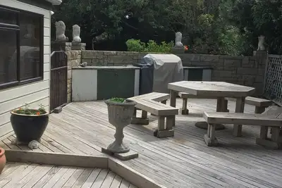 Image de Large spacious family home 3 minutes drive to beach