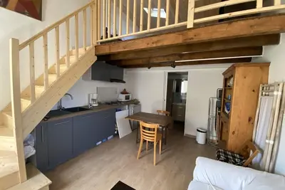 Image de Grand studio neuf  climatisé dans maison  au calme