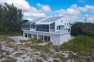 Sensational 3 bedroom home on the beach!
