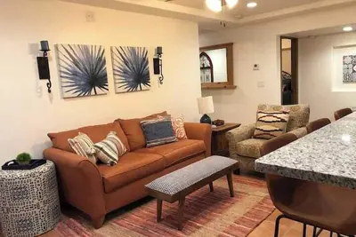 Image de Lovely 2-Bedroom Adobe Escape