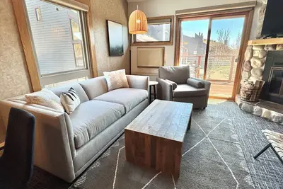 Image de Ski in Ski out Top Floor Condo with Pools Hot tub and more