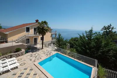 Image de Joli appartement pour 4 personnes avec Wifi, piscine, climatisation, Tv, terrasse et animaux admis