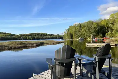 Image de The Peninsula Cottage in Haliburton - Lakefront w/ hot tub