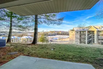 Image de Branson Condo on Thousand Hills Golf Course with Indoor Pool and Hot Tub