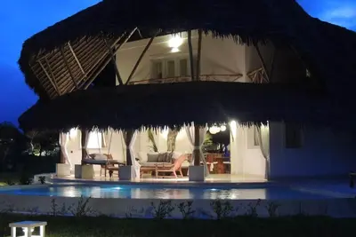 Image de Luxurious villa in beach resort - Marine Park