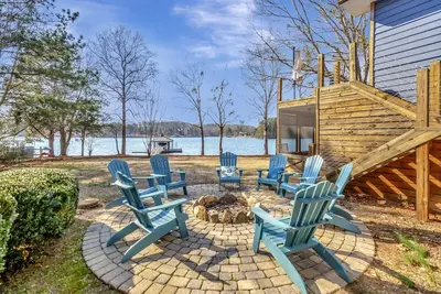 Image de Sunset Ridge Lake Front Retreat