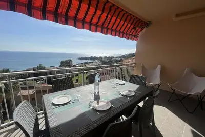 Image de Studio 4 couchages à Ajaccio avec terrasse et wifi