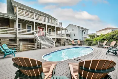 Image de 1040 - SeaQuinns, a spacious 5-bedroom home in Corolla, Nc, just steps from the beach.