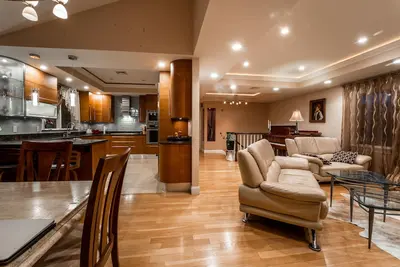 Image de 4br, 4Bath Dream Home Experience: sauna, hot tub, pool. Explore Boston in Style!