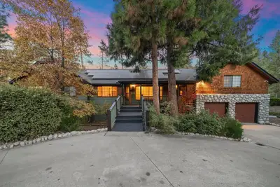 Image de Family Retreat: Near Town, Hot Tub, Ac,