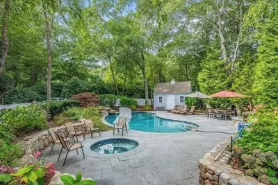 Image de Private Deep Water Dock, heated pool and hot tub. Rpms005