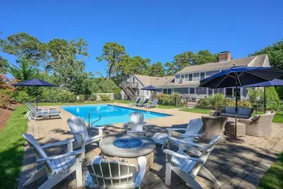 Image de Chatham Charm with Pool and Private Beach Rpam006