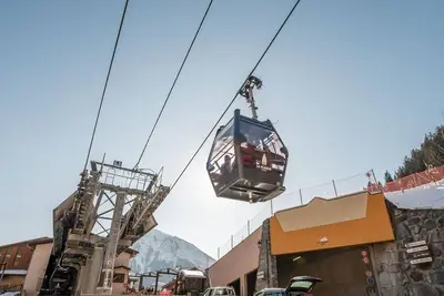 Image de À 50m des pistes de ski, 3ème étage, vue village, balcon, télévision, casier à ski, 23m²