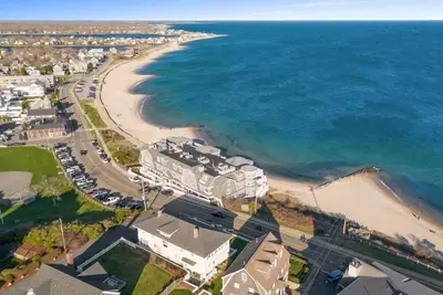 Image de 3 Bedroom Beachfront Falmouth Condo Rpam053
