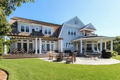 Image de 40' of Private Beach! Beautiful beach at end of short path. Rpms075