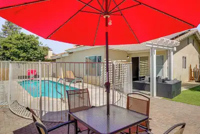 Image de Private Pool & Patio: Pet-Friendly Bakersfield Gem
