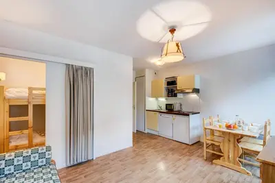 Centre station, télévision, casier à ski, 33m², Luchon-Superbagnères