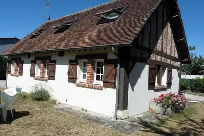 Image de Homerez - Maison accueillante à Salbris avec jardin clos et terrasse.
