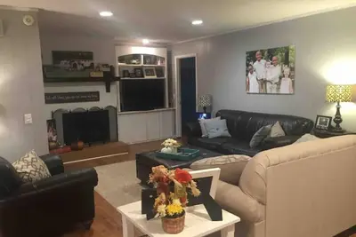 Image de Spacious Family Home in Quiet Neighborhood