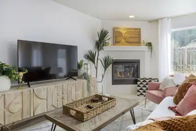Image de Walkable 4bdr Charmer - Close to Wine Country and Downtown!