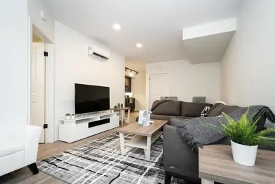 Image de South Winnipeg Modern 2br 1bath+ Free Parking (306-325)