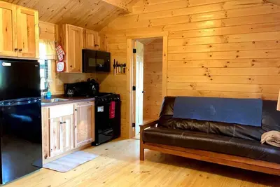 Image de 125) Zebra Dove Log Cabin. Close to Hocking Hills State Park and more!