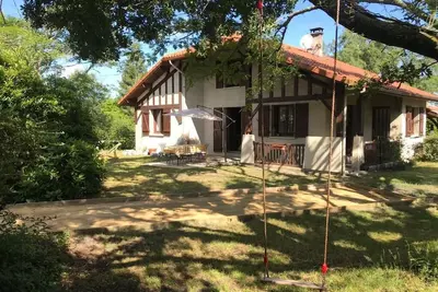 Image de Belle maison landaise dans un cadre arboré