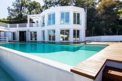 Big Villa moderne, avec de spectaculaires Vue sur la montagne
