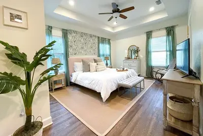 Image de The Floridian. Newly Built Dreamhome, Central