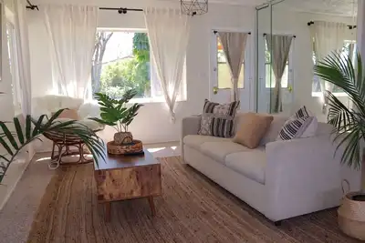 Image de Steps to the Beach 3 Bdr/ 2 kitchens, great backyard!