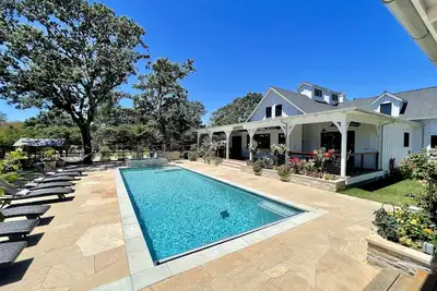 Image de Grand Luxury Estate, 5 min from Wineries, Chefs Kitchen, Pool & Spa, Bocce, Farm