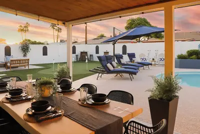 Image de Luxury Zen Home with Heated Pool, Spa and Putting Green