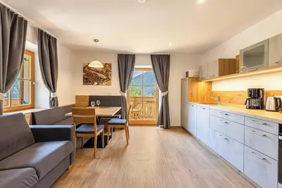 Image de Appartement \"Lechnerhof Wilde Kreuzspitze\" Près de la station de ski et Wi-Fi