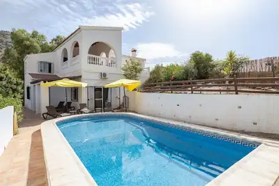 Villa 'Casa Rural Competa' avec piscine privée, jardin et Wi-Fi