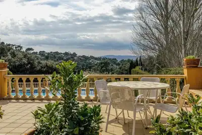 Image de Appartement 'Bajo 3' avec terrasse privée, balcon et Wi-Fi