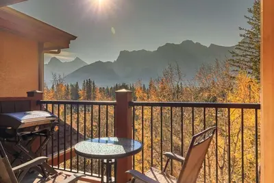 Image de Mountainside - Stunning Views, Downtown Location