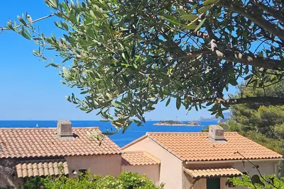 Image de Vue Mer pour Appartement 40 m² avec Jardin ensoleillé, à 100 m de la Plage! ! !